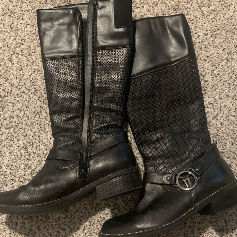Black boots